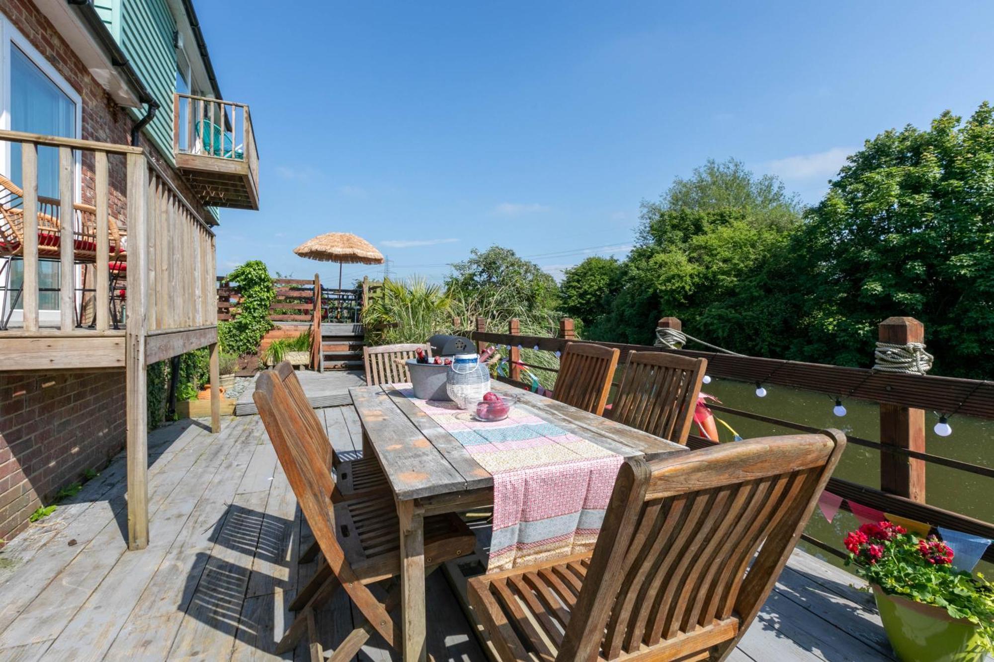 Riverside Escape Iden Rye Villa Exterior photo