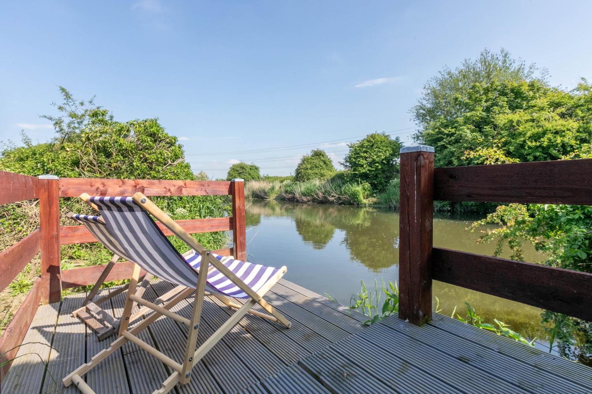 Riverside Escape Iden Rye Villa Exterior photo